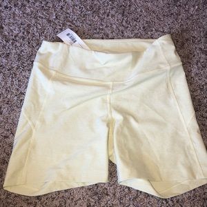 outdoor voices warmup short